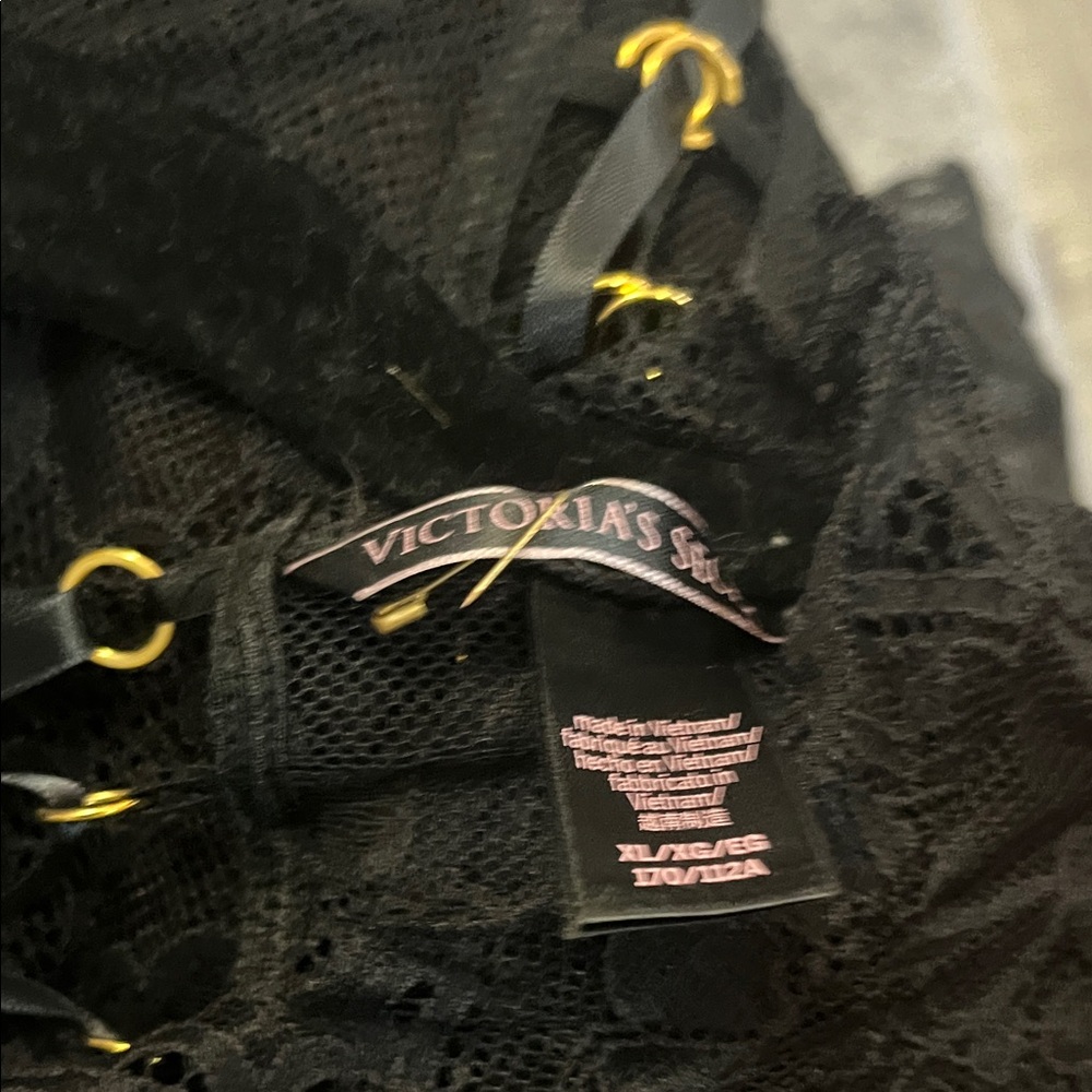 Victoria's Secret Black Lace Long Sleeve Blouse - Picture 3 of 3